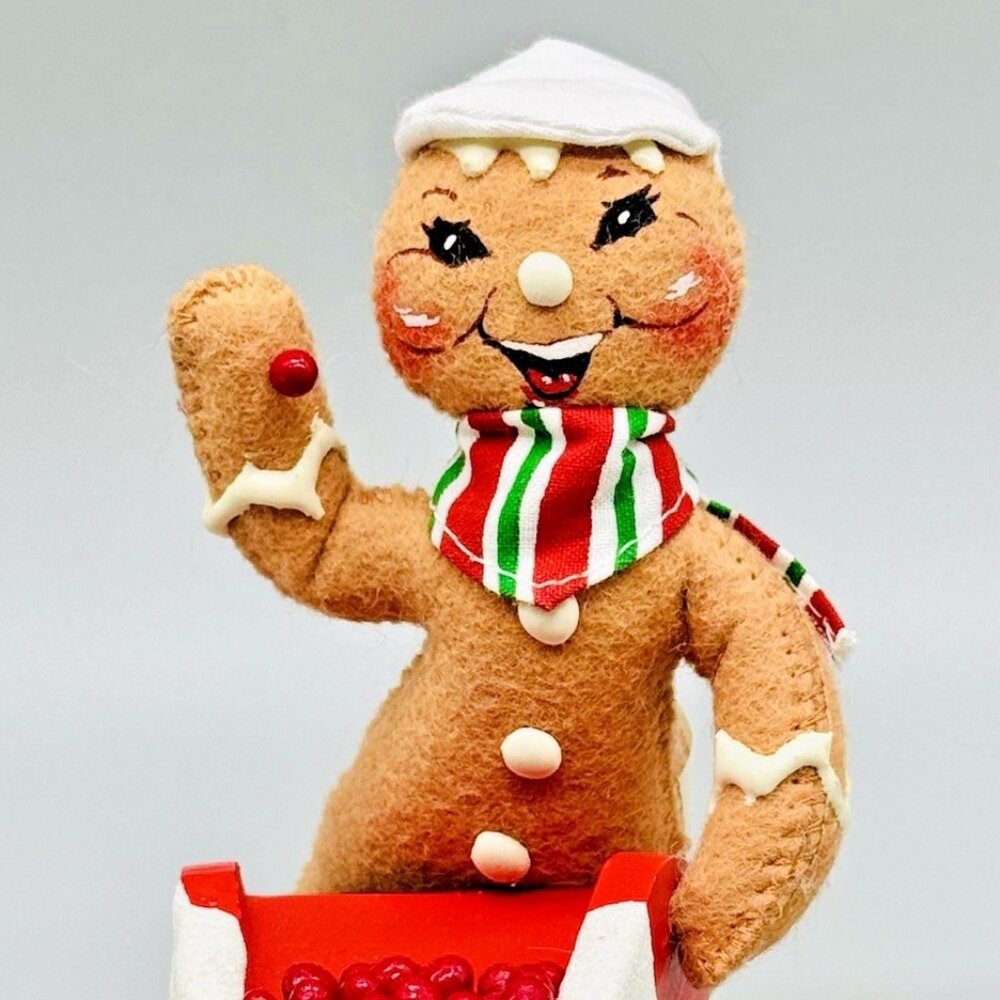 Annalee Red Hot Helper Gingerbread Wheelbarrow‎ 5 inch 969406 2006